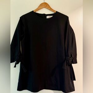 Elegant Black Poplin Women's Top, Great Condition